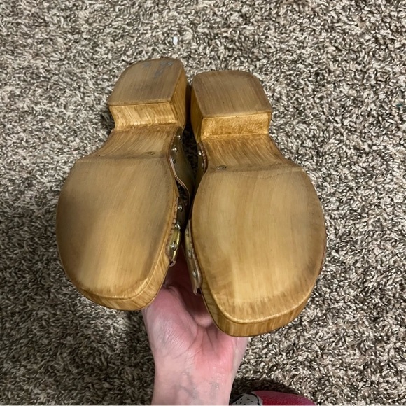 Steve Madden Tan and Brown Mules with Wooden Platform - Picture 8 of 9